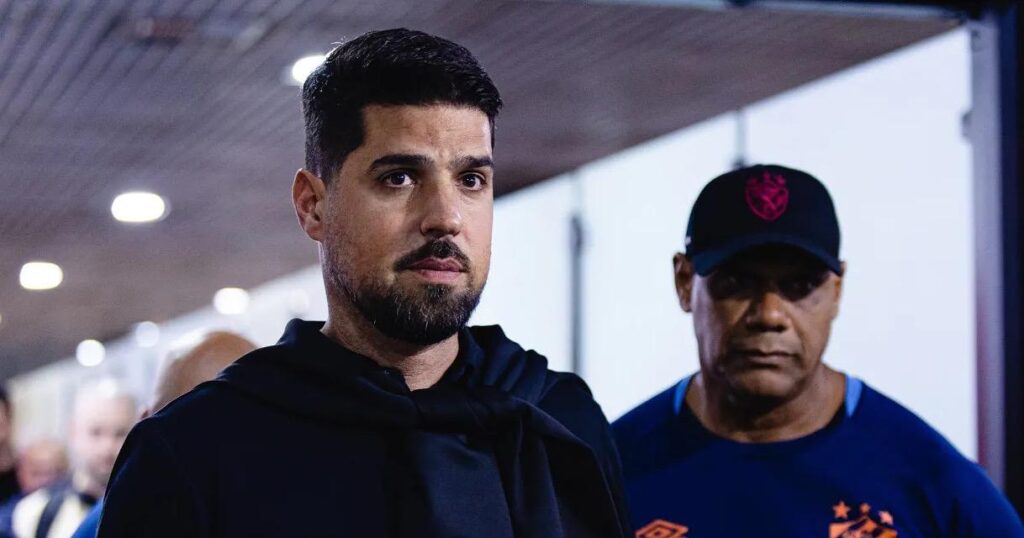 António Oliveira. Sport.