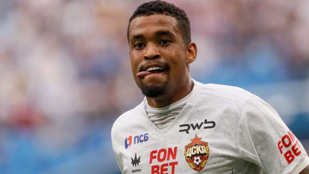 Alerrandro comemora após marcar para o CSKA sobre o Zenit Mike Kireev/NurPhoto via Getty Images