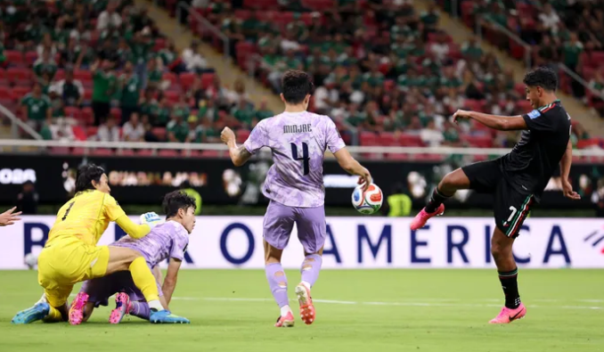 México sofre, vence a Coreia do Sul e assume o controle do Grupo A da Copa do Mundo