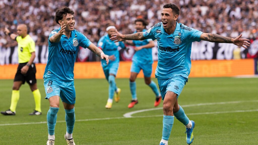 Neymar brilha e Santos vence o Corinthians na Neo Química Arena Jogadores do Santos comemoram gol de Oliva, contra o Corinthians, pelo Brasileirão Imagem: Joisel Amaral/AGIF