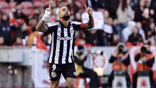 Gabigol faz 2 e Santos vence o Internacional, fora de casa Gabigol 2 gols. Internacional 2 x 3 Santos