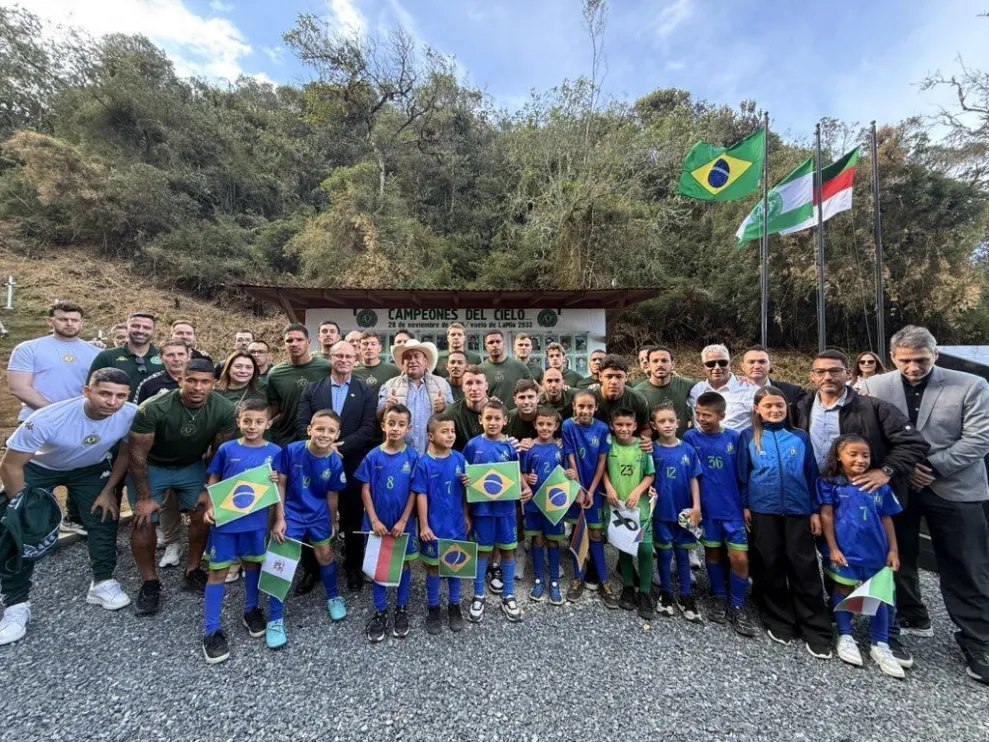 Chapecoense visita local da tragédia ocorrida há dez anos na Colômbia Chapecoense