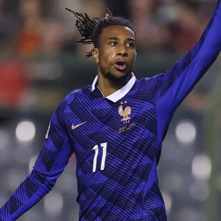 Olise marca e decide jogo da França contra a Bélgica Olise, da França, comemora gol contra a Bélgica, pela Liga das Nações Imagem: FRANCK FIFE / AFP
