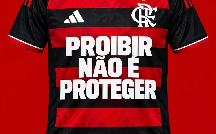 Flamengo estuda levar protesto contra MP das bets na camisa contra o Santos Possível camisa do Flamengo para o duelo contra o Santos (Foto: Lucas Jornal/Divulgação)