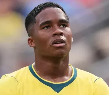 Roma e Milan disputam Endrick para a próxima janela de transferências Endrick em ação durante jogo entre Brasil e Noruega pela Copa do Mundo Imagem: Europa Press Sports/Europa Press via Getty Images